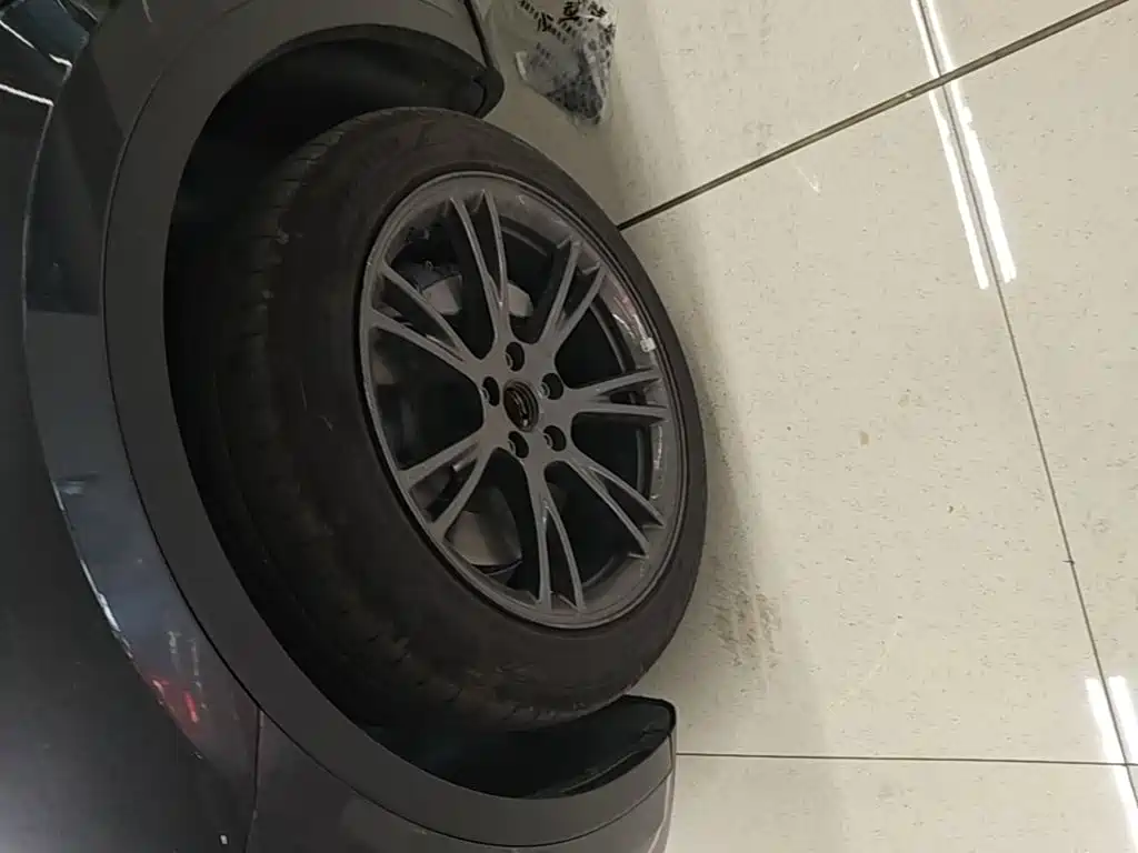 Tesla Model Y — миниатюра 23