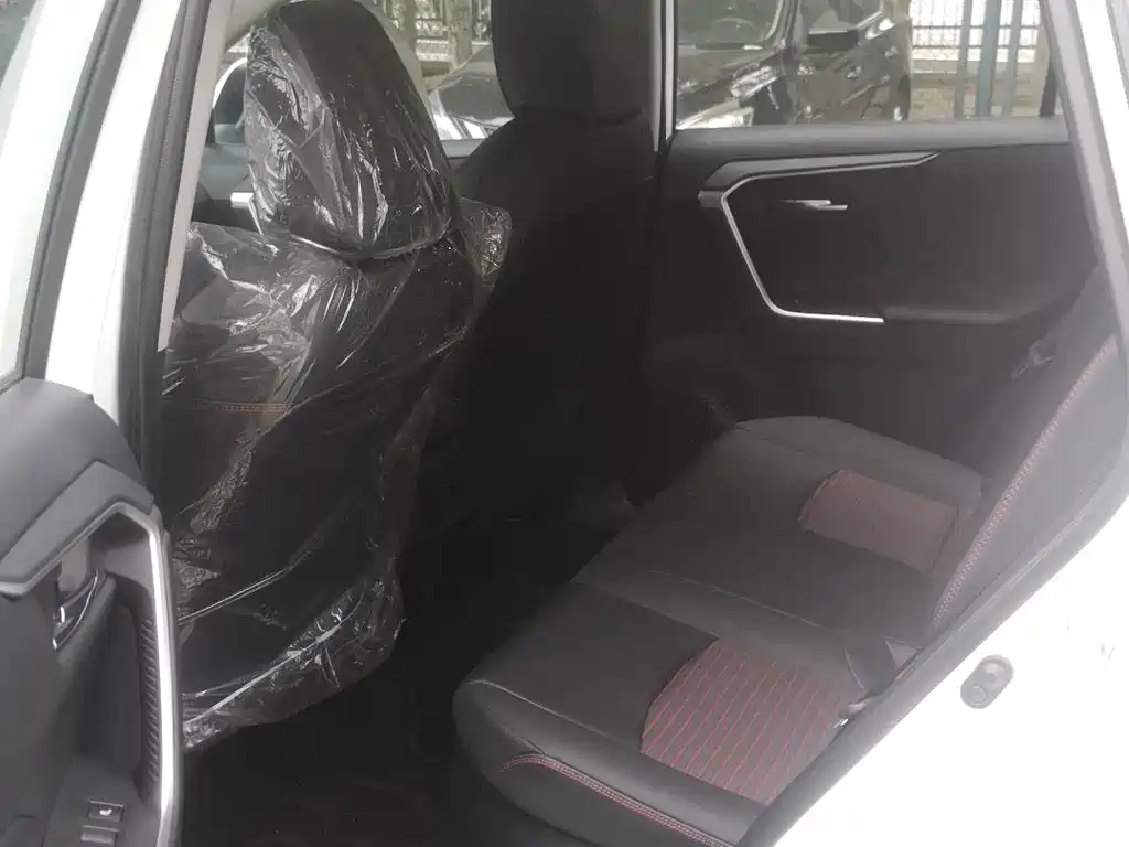 Toyota RAV4 Prime — миниатюра 11
