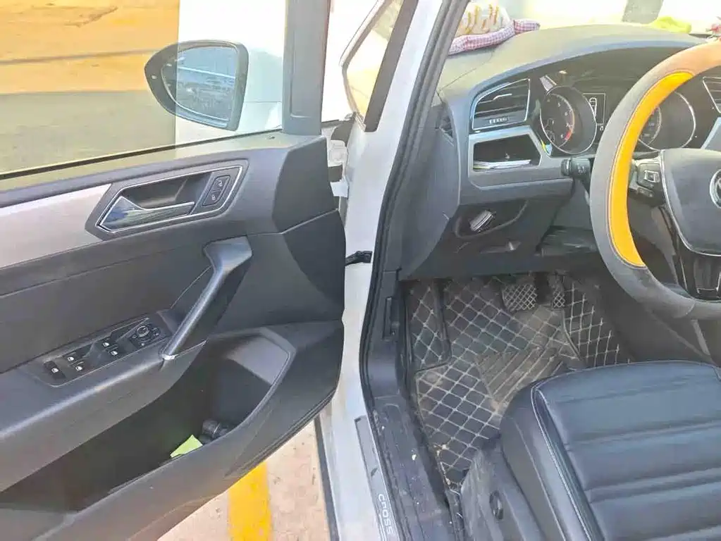 Volkswagen Touran — миниатюра 4