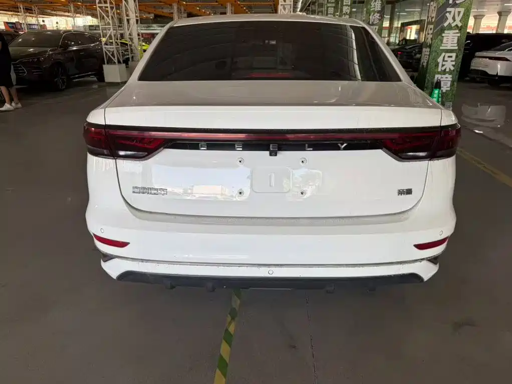 Geely Emgrand — миниатюра 11