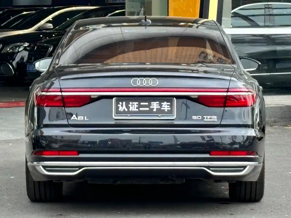 AUDI A8