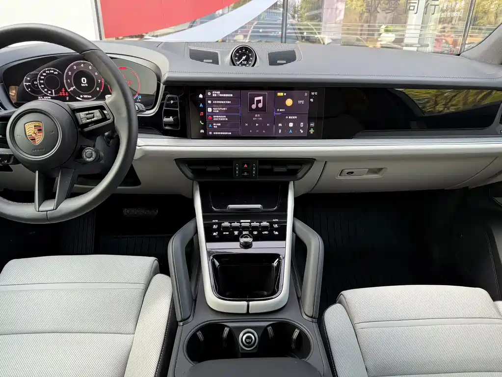 Porsche Cayenne — миниатюра 16