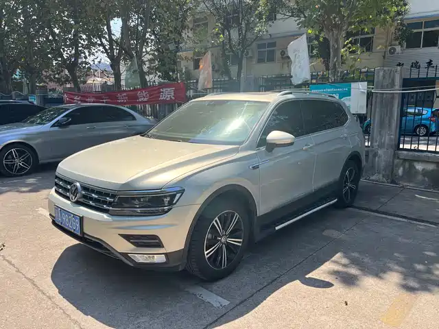 Volkswagen Tiguan L