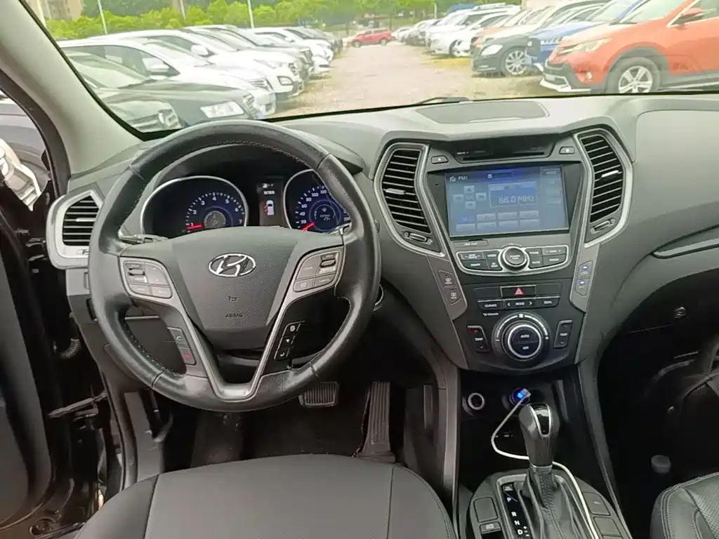 Hyundai Santa Fe — миниатюра 10