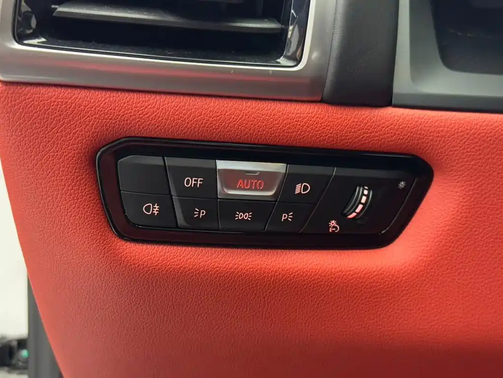BMW 8 Series — миниатюра 18