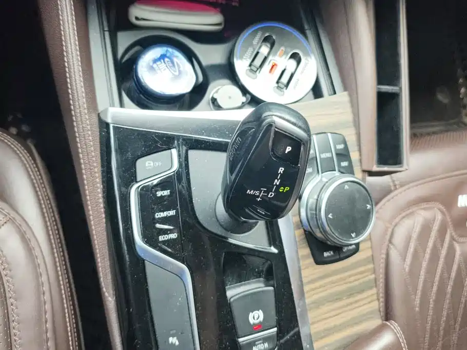 BMW 5 Series — миниатюра 16