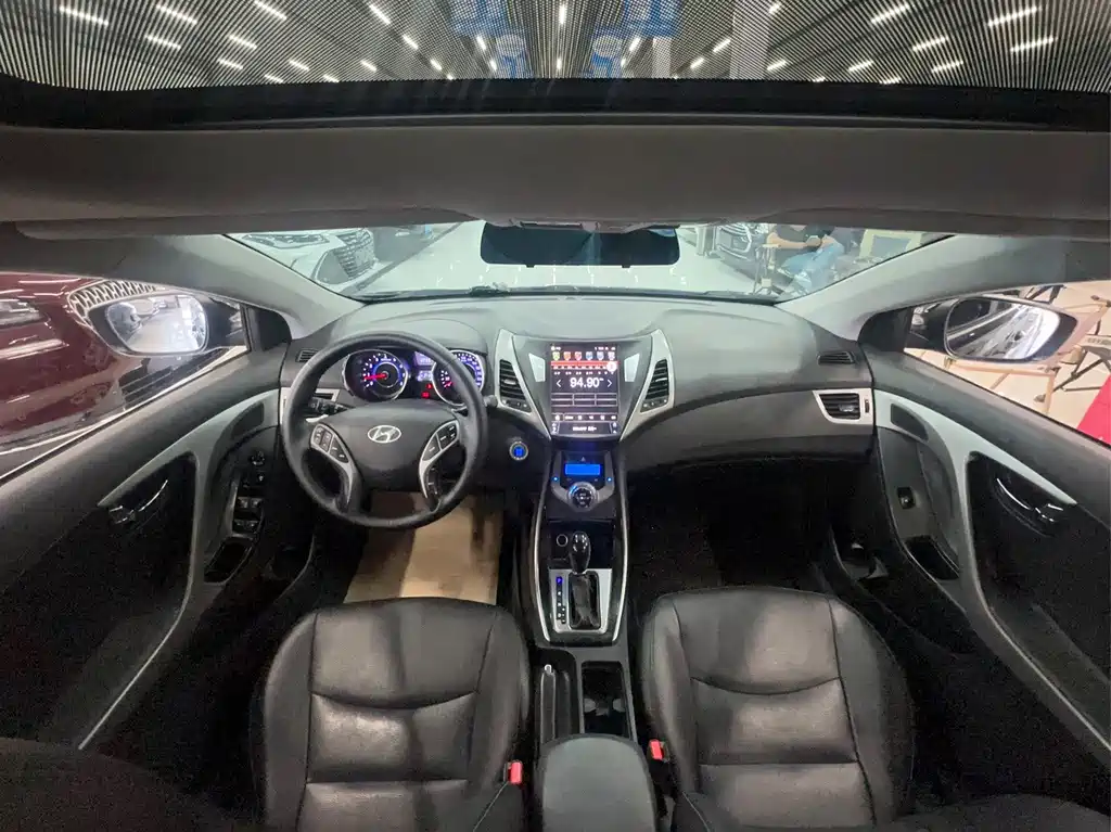 Hyundai Elantra Langdong — миниатюра 11