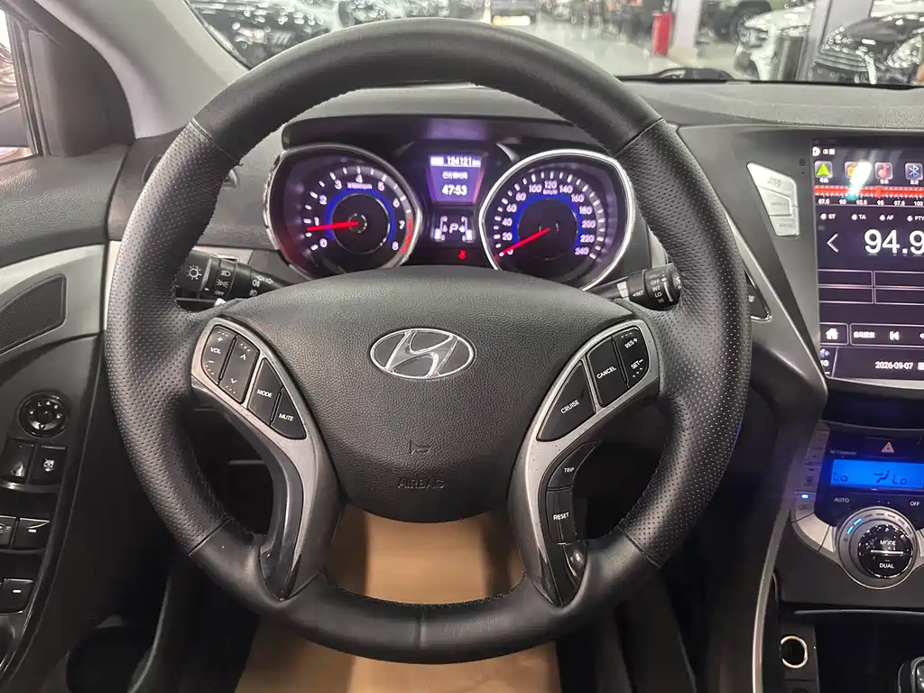 Hyundai Elantra Langdong — миниатюра 14