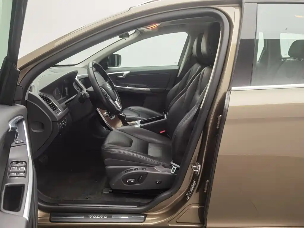 Volvo XC60 — миниатюра 10