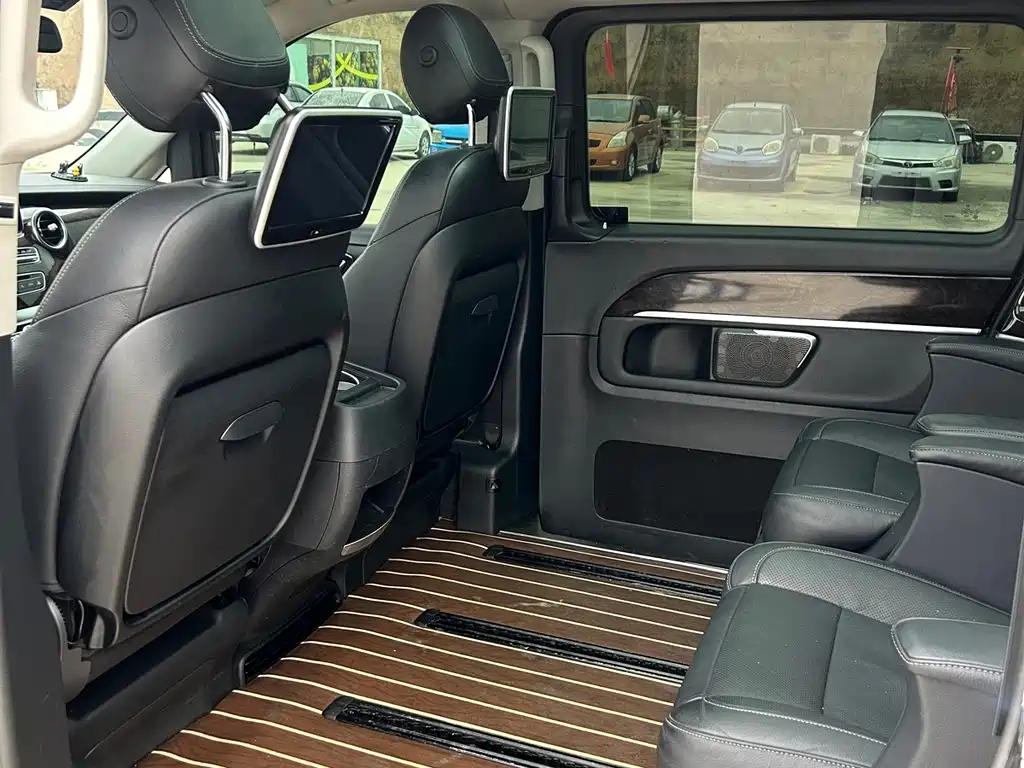 Mercedes-Benz V-Class — миниатюра 5