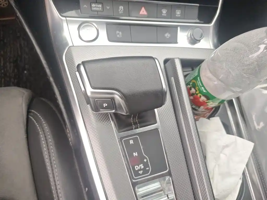 Audi A6L — миниатюра 7