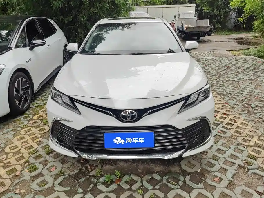 Toyota Camry 2023 2.0G Luxury