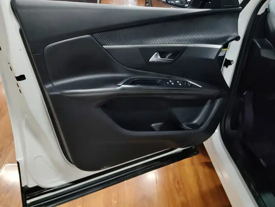 Peugeot 4008 — миниатюра 7