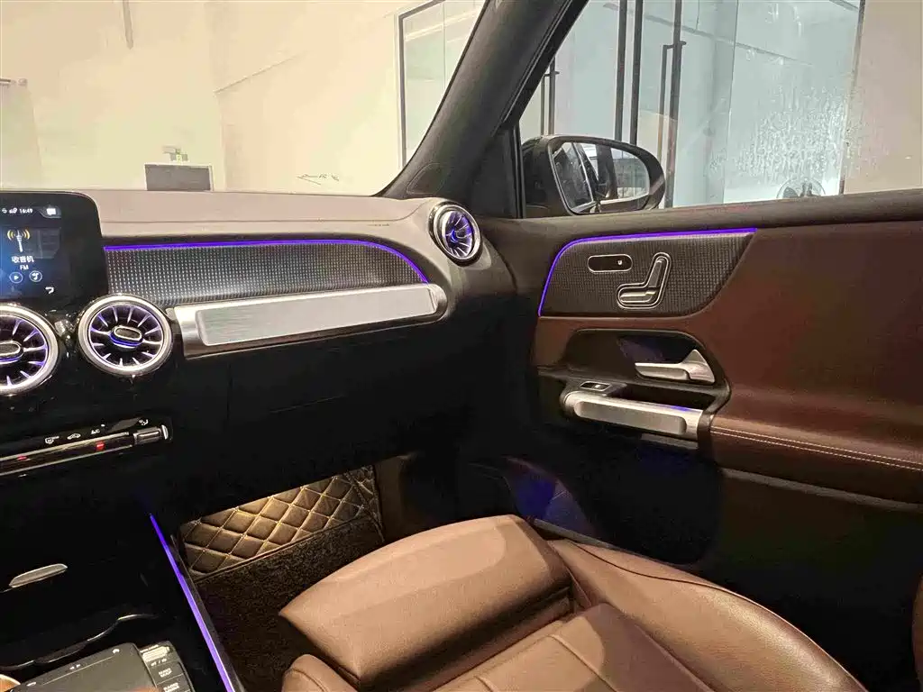 Mercedes-Benz GLB — миниатюра 38