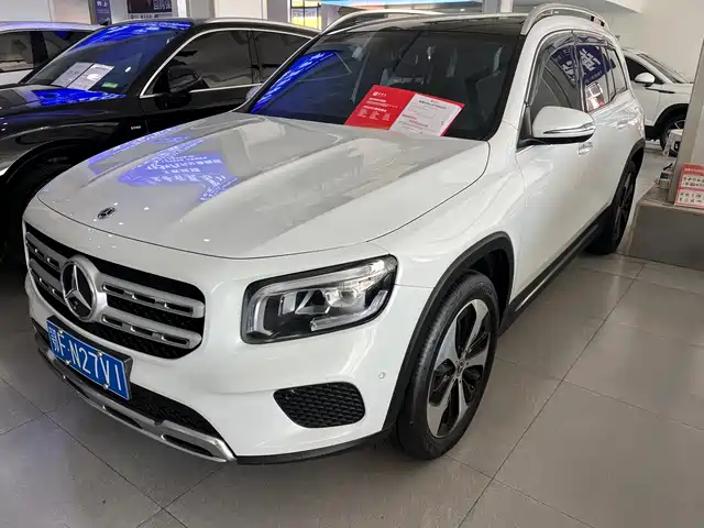 MERCEDES BENZ GLB
