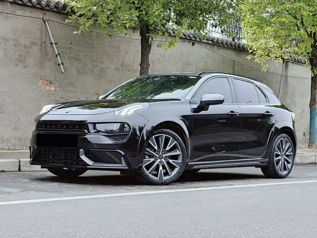 2022 Lynk & Co 02