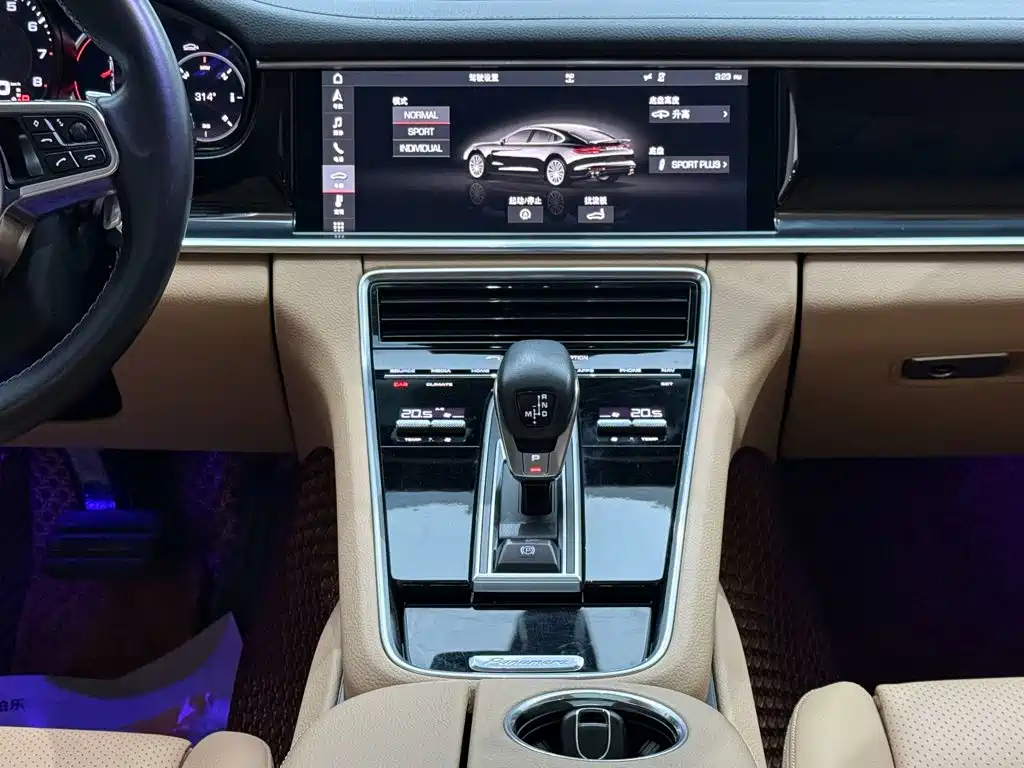 Porsche Panamera — миниатюра 24
