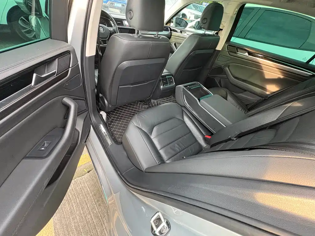 Volkswagen Phideon — миниатюра 5