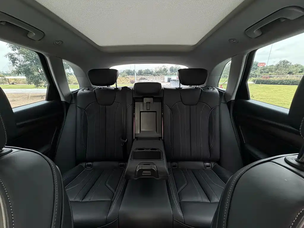 Audi Q5L — миниатюра 23