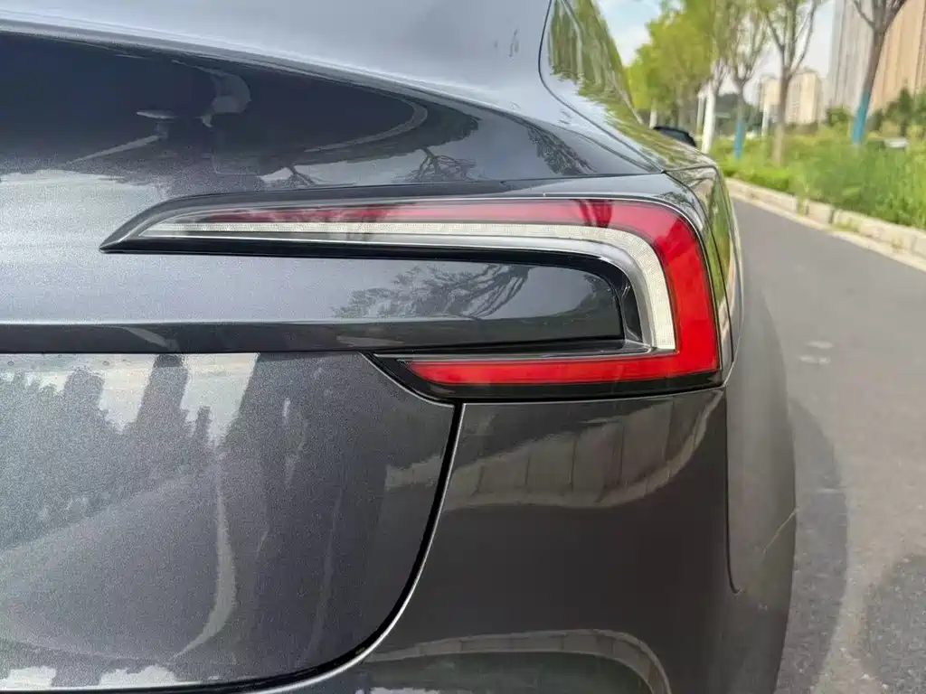 Tesla Model 3 — миниатюра 34