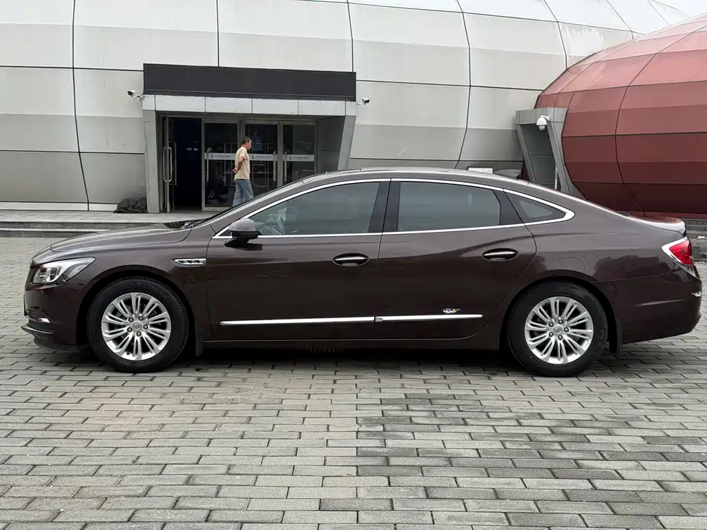 Buick LaCrosse — миниатюра 7
