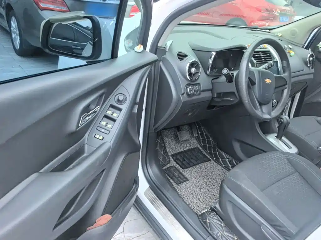 Chevrolet Trax — миниатюра 16