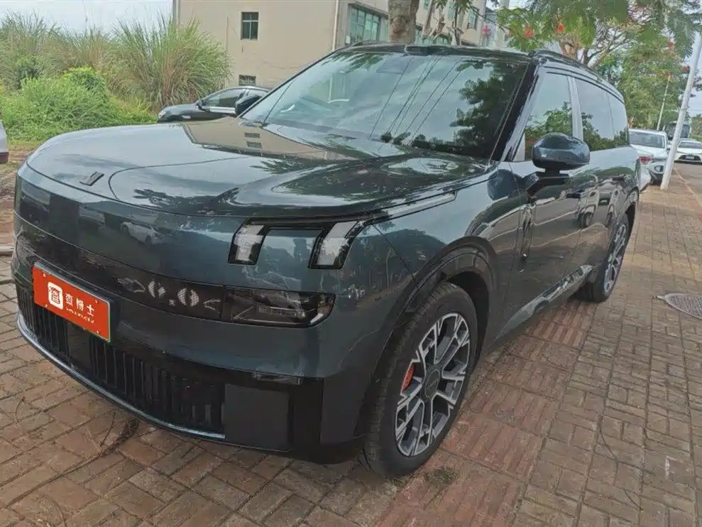 Lynk & Co 900 2025 2.0T Ultra 6 мест