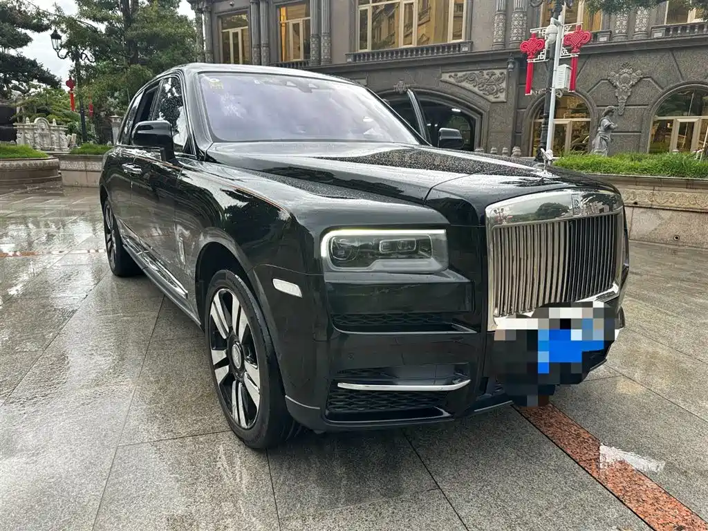 Rolls-Royce Cullinan 2018 мест