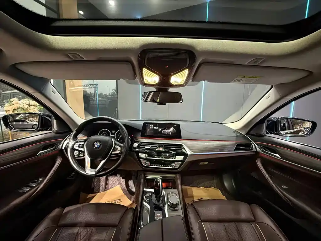 BMW 5 Series New Energy — миниатюра 9