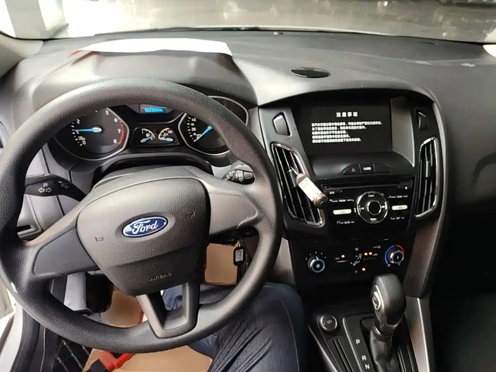 Ford Focus — миниатюра 10