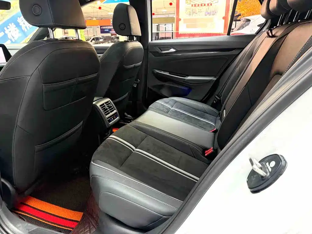 Volkswagen Golf — миниатюра 8