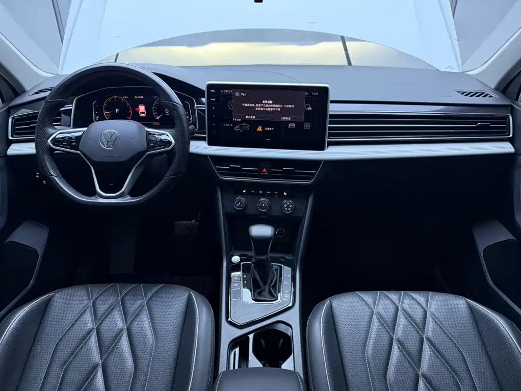 Volkswagen Tiguan L 2023 — фото 20