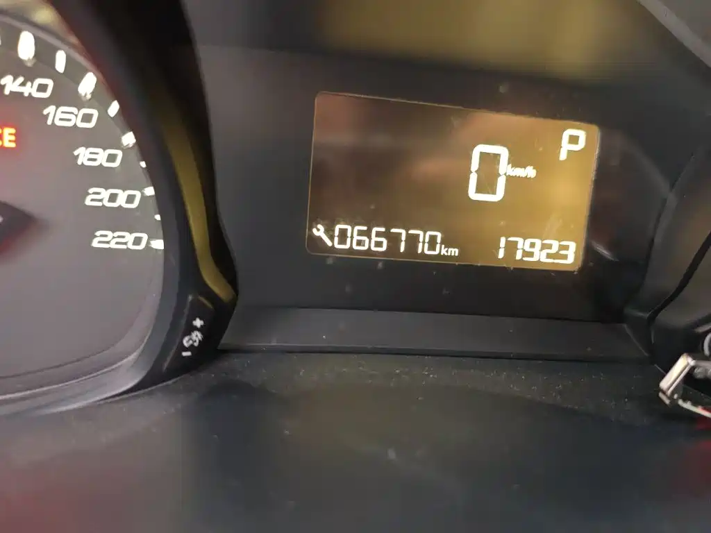 Peugeot 308 — миниатюра 8
