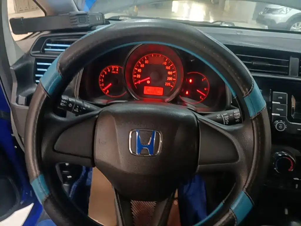 Honda Fit — миниатюра 11