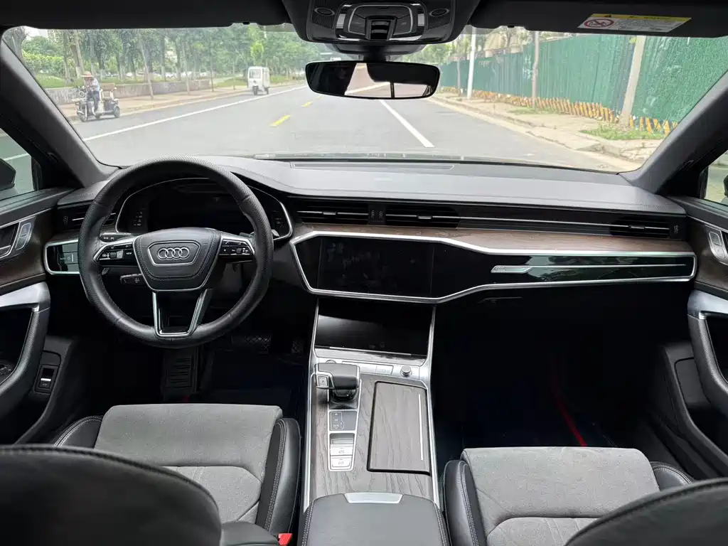 Audi A6L 2025 45 TFSI