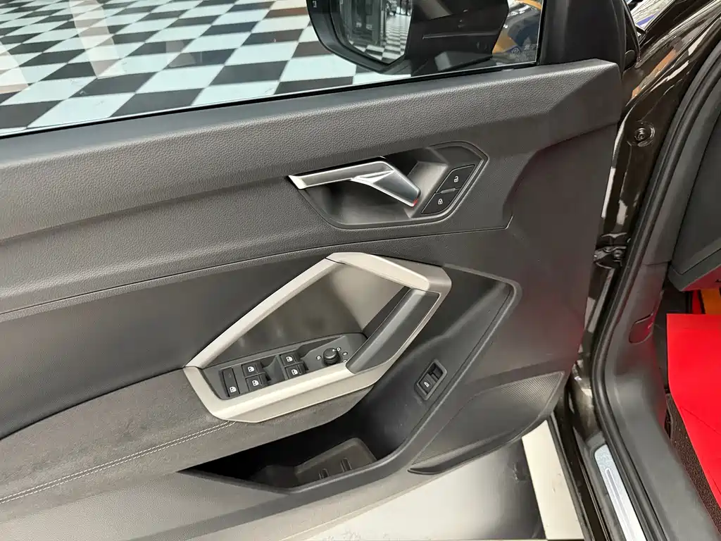 Audi Q3 — миниатюра 9
