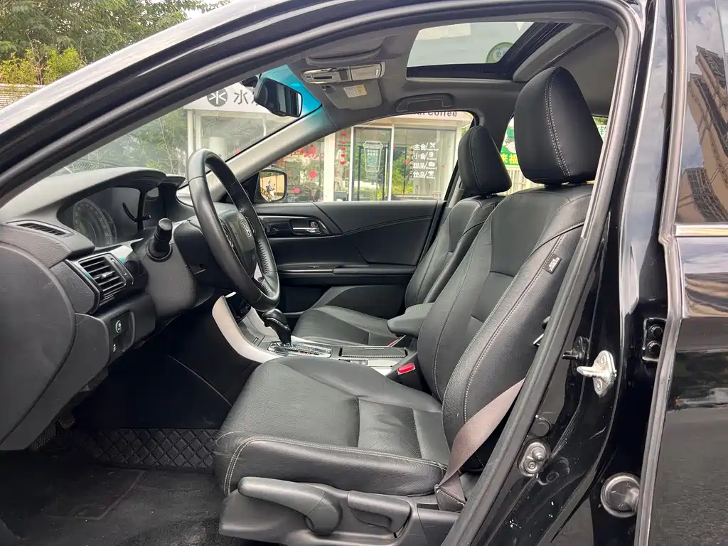 Honda Accord — миниатюра 7