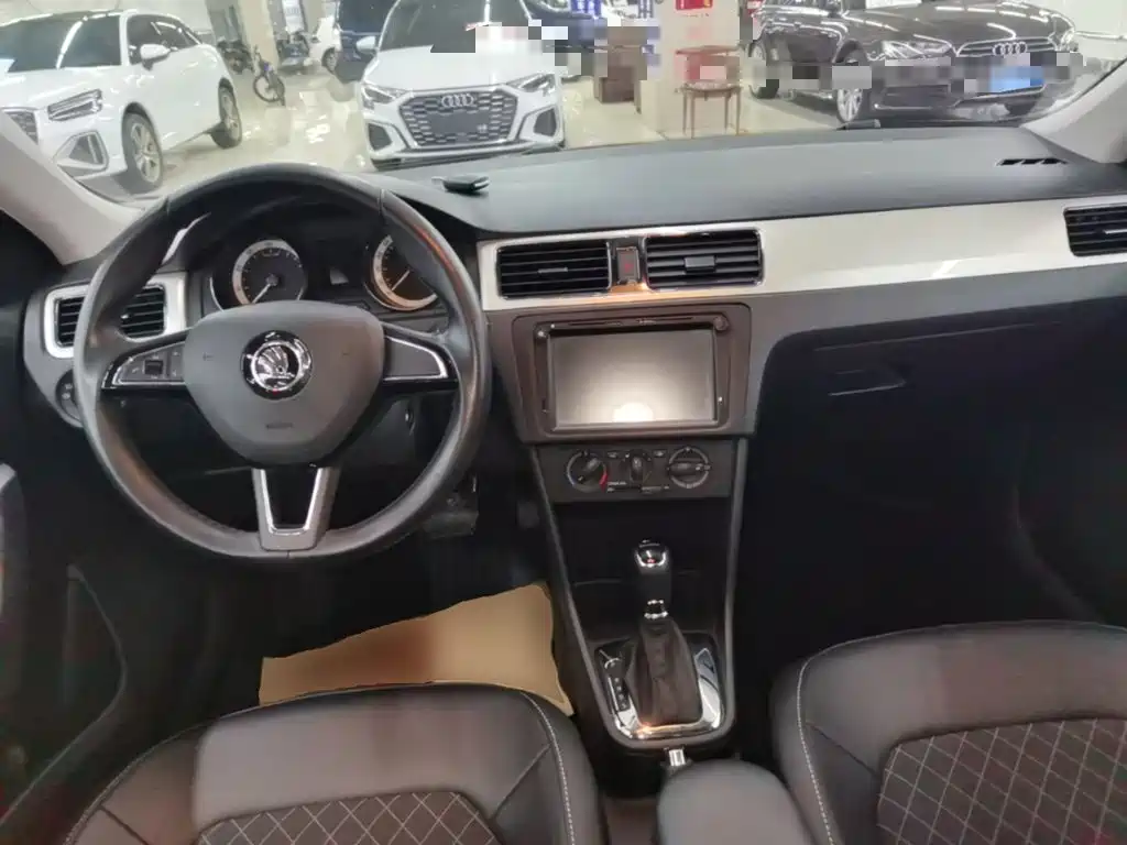 Skoda Rapid Spaceback — миниатюра 10
