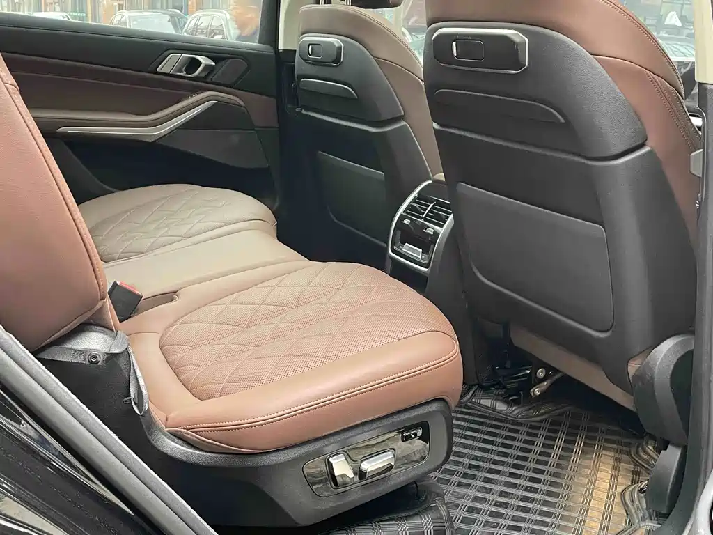 BMW X7 — миниатюра 6