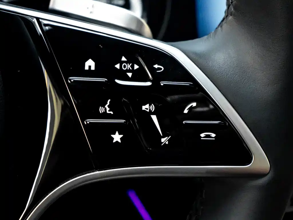 Mercedes-Benz E-Class — миниатюра 18