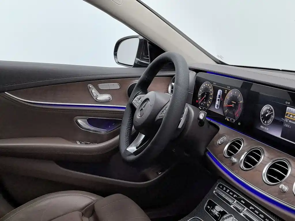 Mercedes-Benz E-Class — миниатюра 22