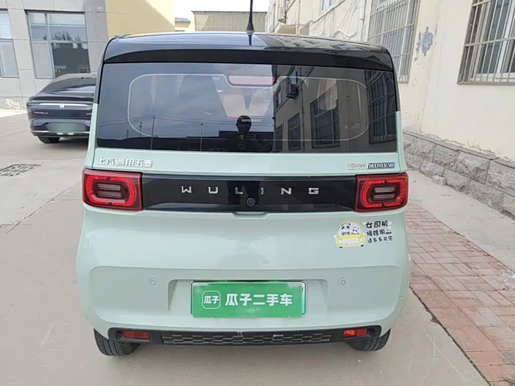 Wuling MINIEV — миниатюра 6