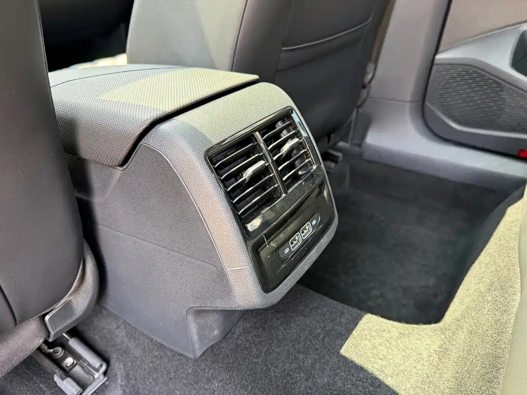 Volkswagen Sagitar — миниатюра 25