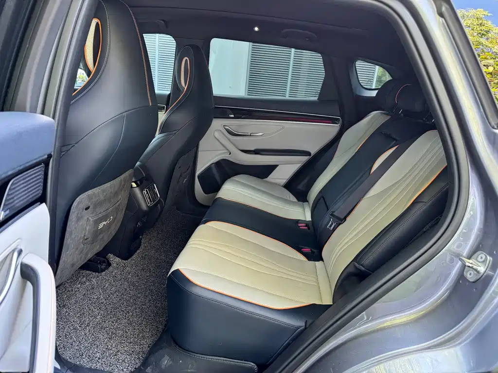 BYD PLUS New Energy — миниатюра 11
