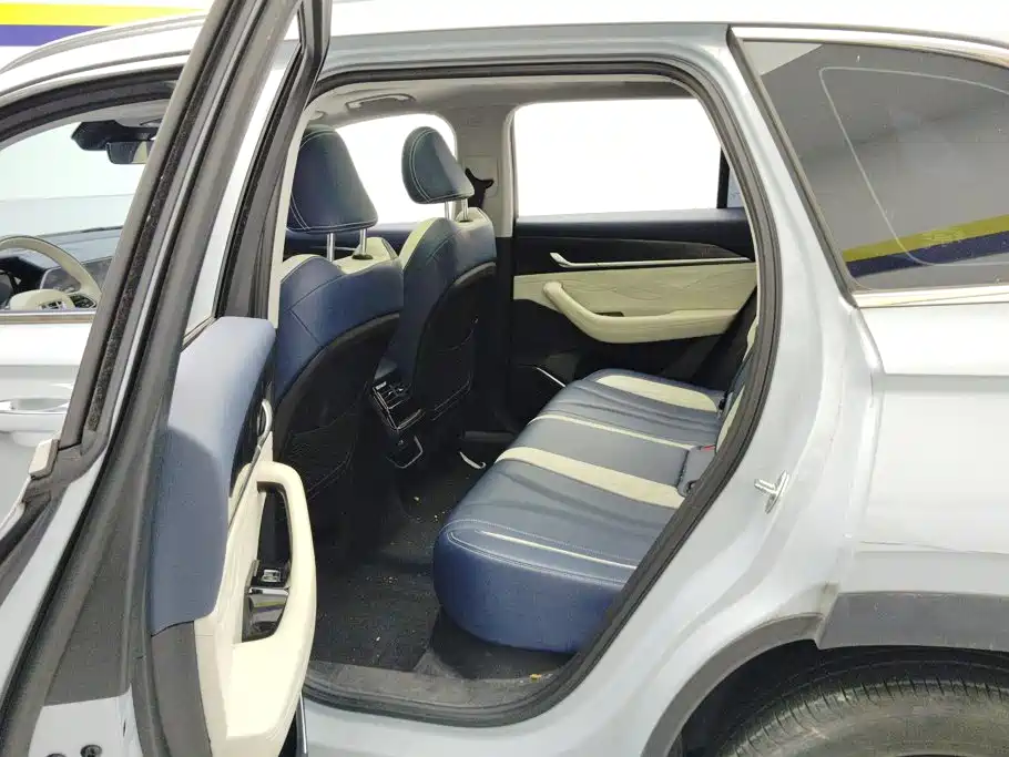 Geely Xingyue L — миниатюра 11