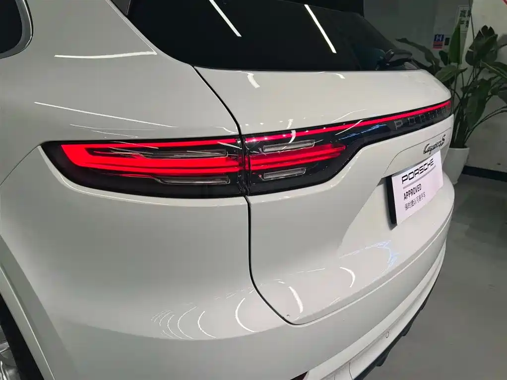 Porsche Cayenne — миниатюра 13