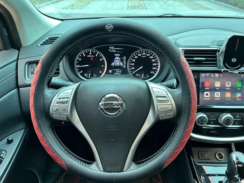 Nissan Tiida — миниатюра 12