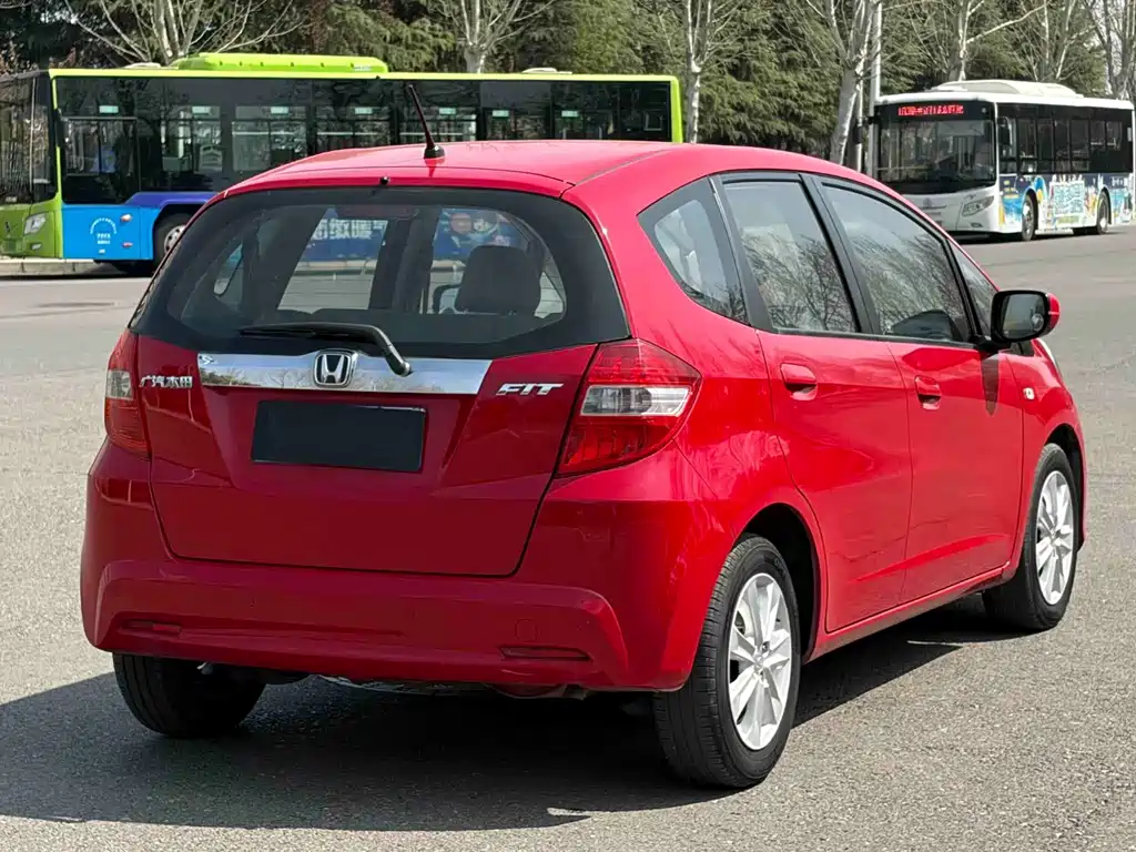 Honda Fit — миниатюра 9