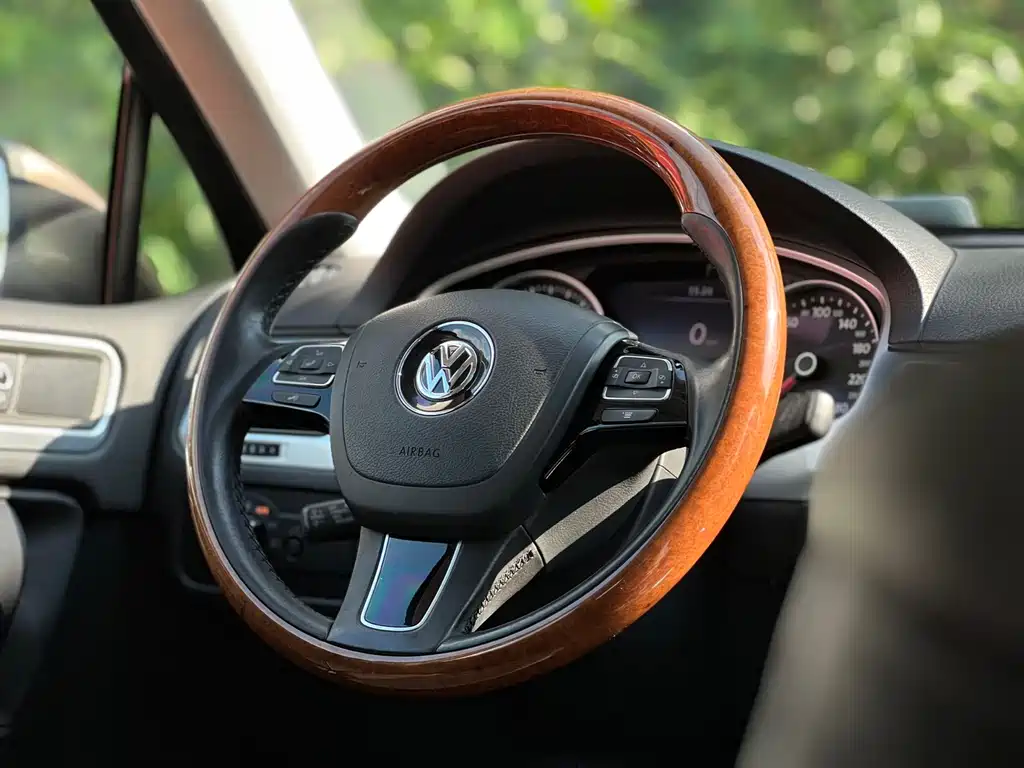Volkswagen Touareg — миниатюра 5