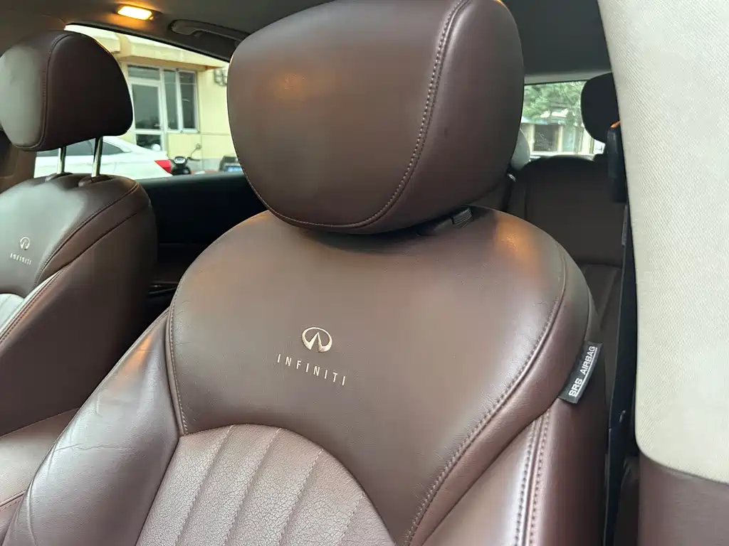 Infiniti EX — миниатюра 12